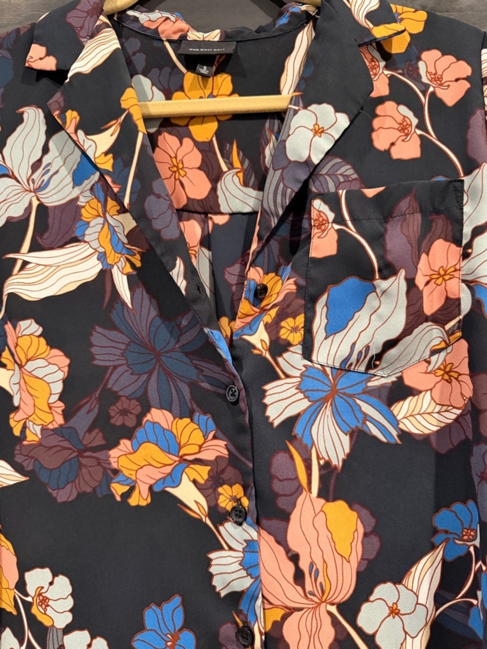 Who What Wear Black Floral Button-Front Blouse - Picture 2 of 5